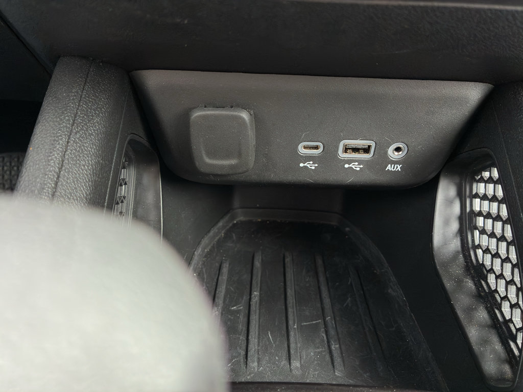 Used 2023 Chevrolet TrailBlazer LT FWD image 34