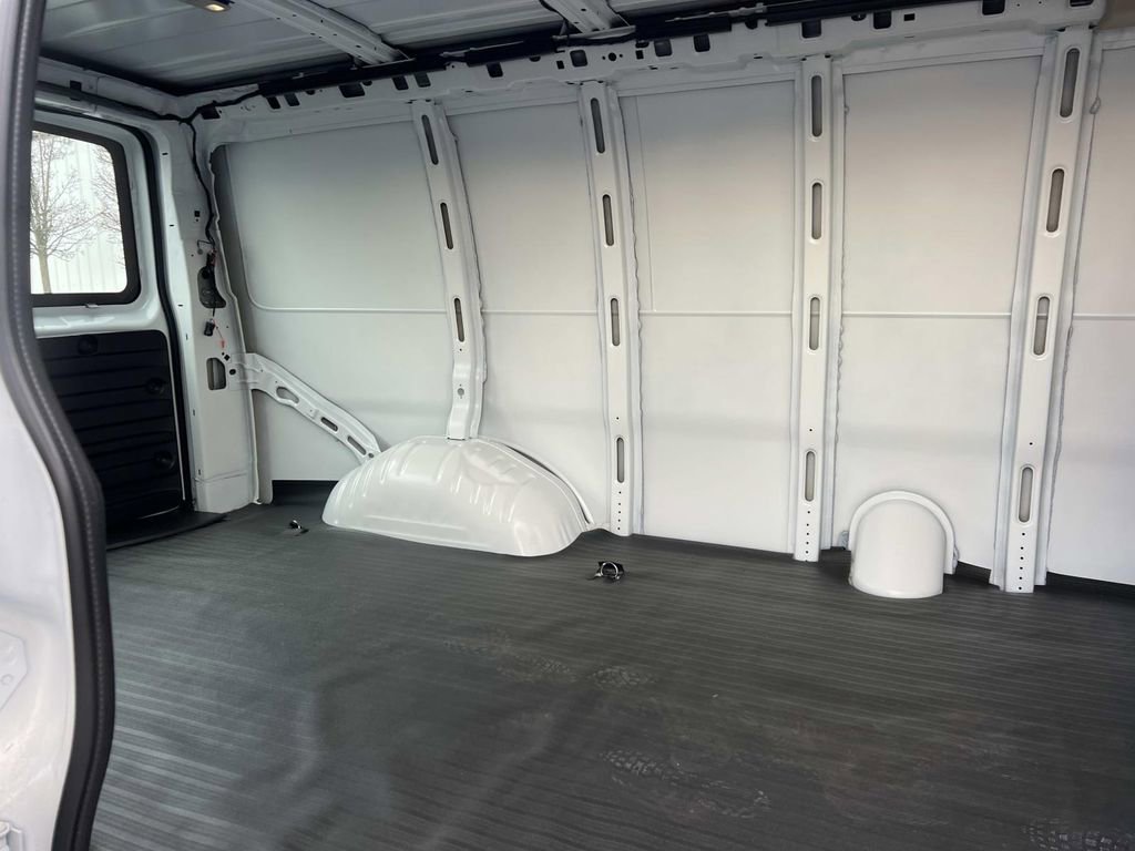 New 2025 Chevrolet Express 2500 w/ Driver Convenience Package image 9