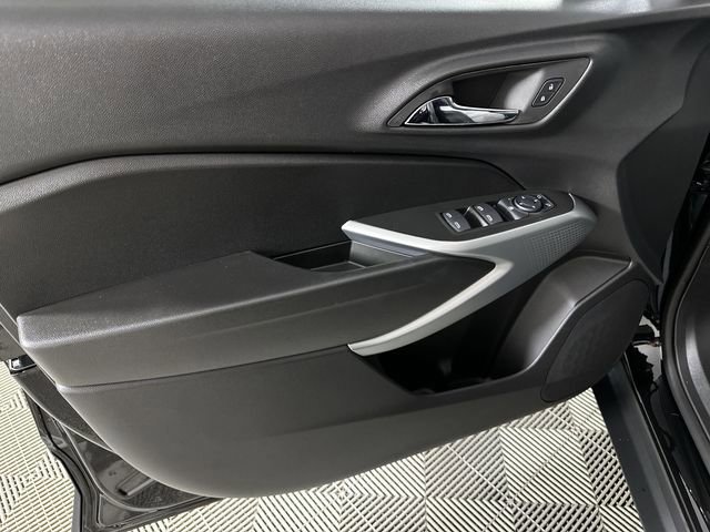 New 2026 Chevrolet Trax LS w/ LS Convenience Package FWD image 23