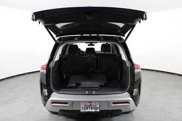 Certified 2025 Nissan Pathfinder Platinum w/ Black Appearance Package FWD image 17
