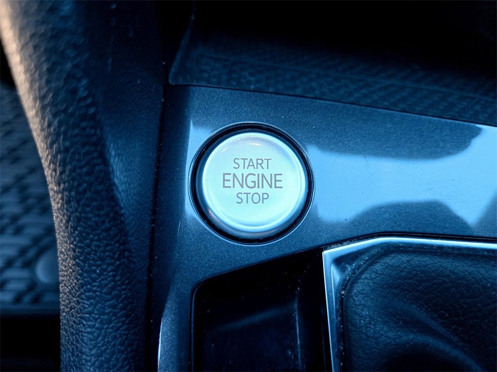 Used 2022 Volkswagen Tiguan SEL R-Line image 24