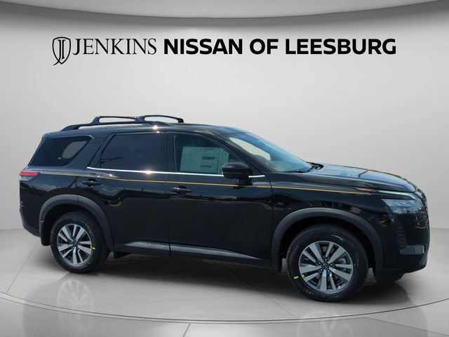 New 2026 Nissan Pathfinder SL FWD image 2