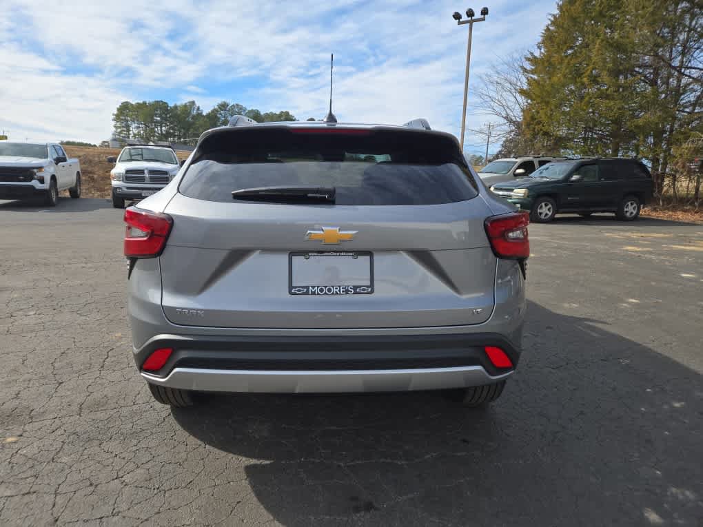 New 2026 Chevrolet Trax LT w/ Driver Confidence Package image 6