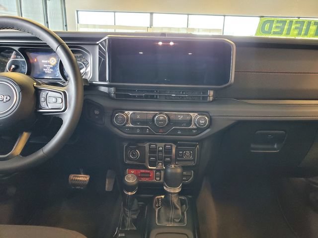 Certified 2026 Jeep Wrangler Unlimited Rubicon AWD/4WD image 19