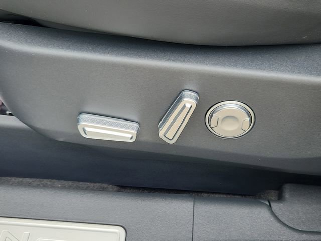 New 2025 Lincoln Nautilus Premier image 8