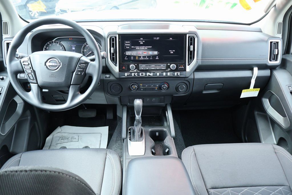 Certified 2025 Nissan Frontier SV image 6