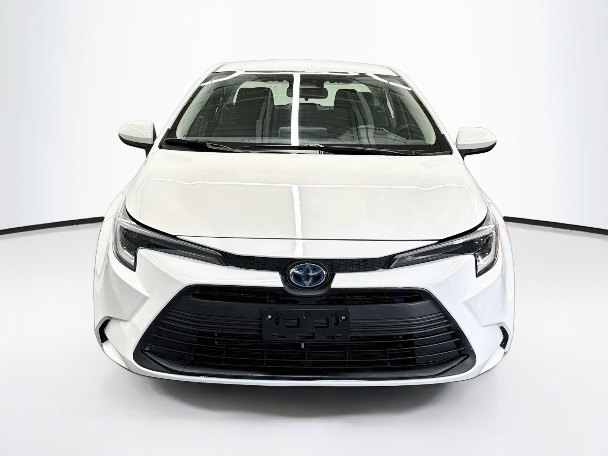 Used 2025 Toyota Corolla LE FWD image 2