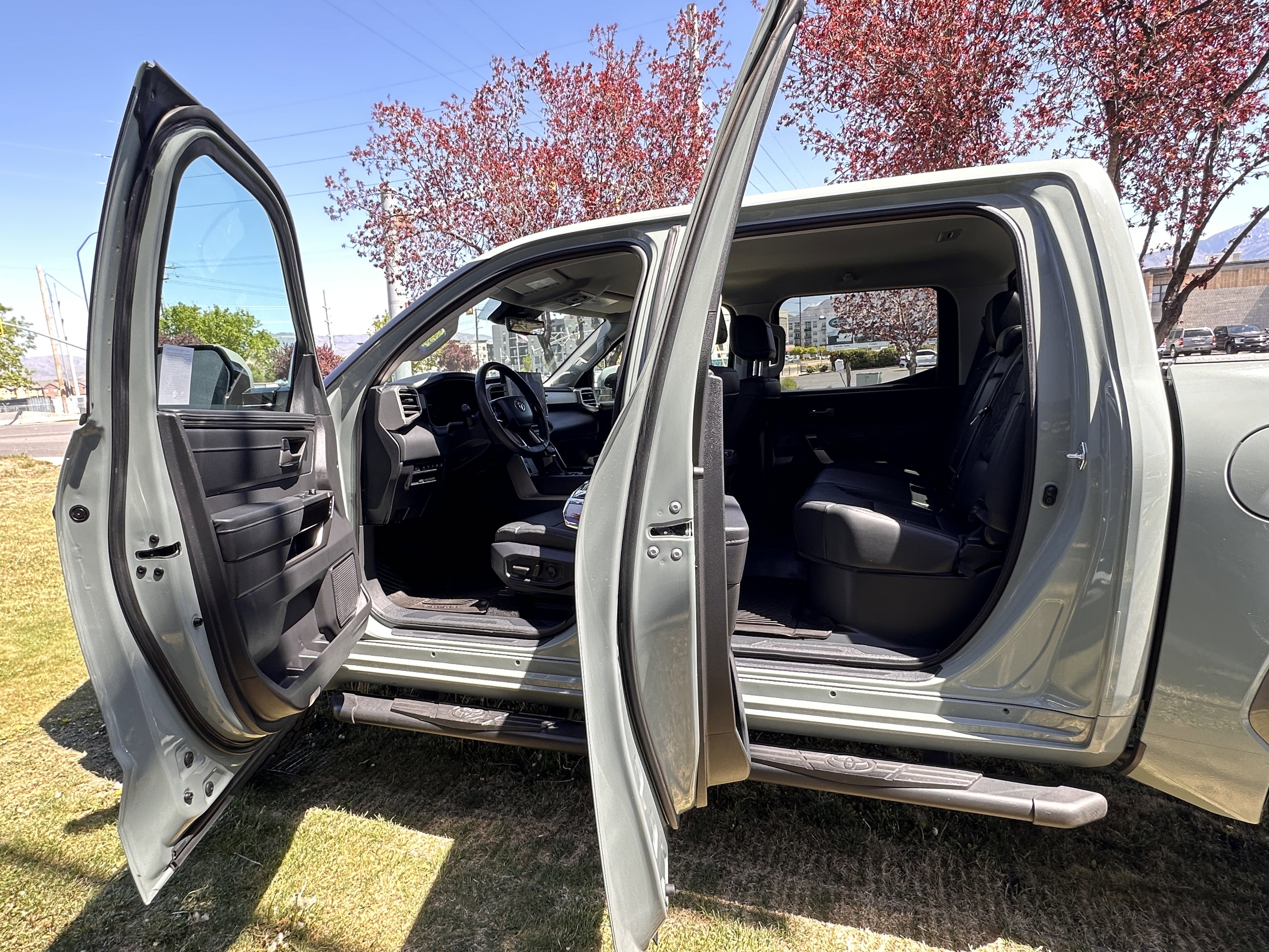 Used 2024 Toyota Tundra Limited AWD/4WD image 22
