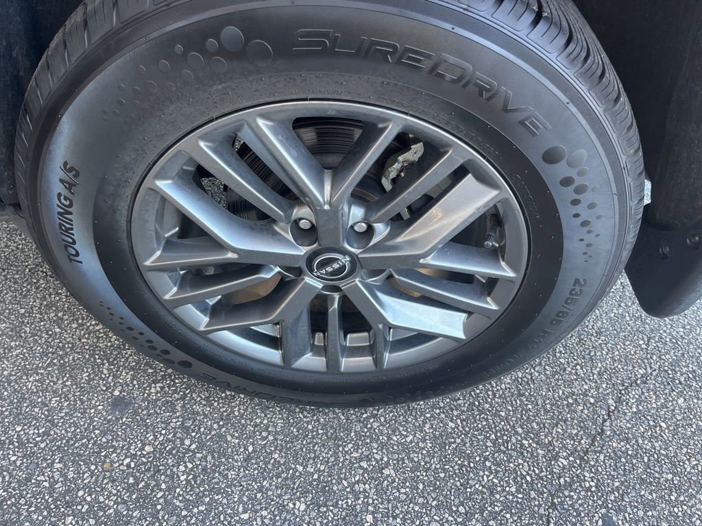 Used 2024 Nissan Rogue S image 31