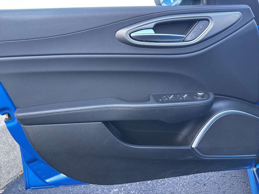 Used 2022 Alfa Romeo Giulia Veloce image 23