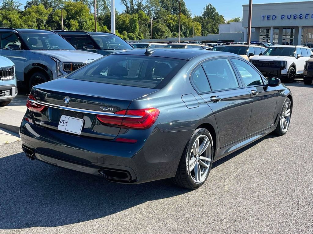 Used 2019 BMW 750i xDrive w/ Executive Package AWD/4WD image 28