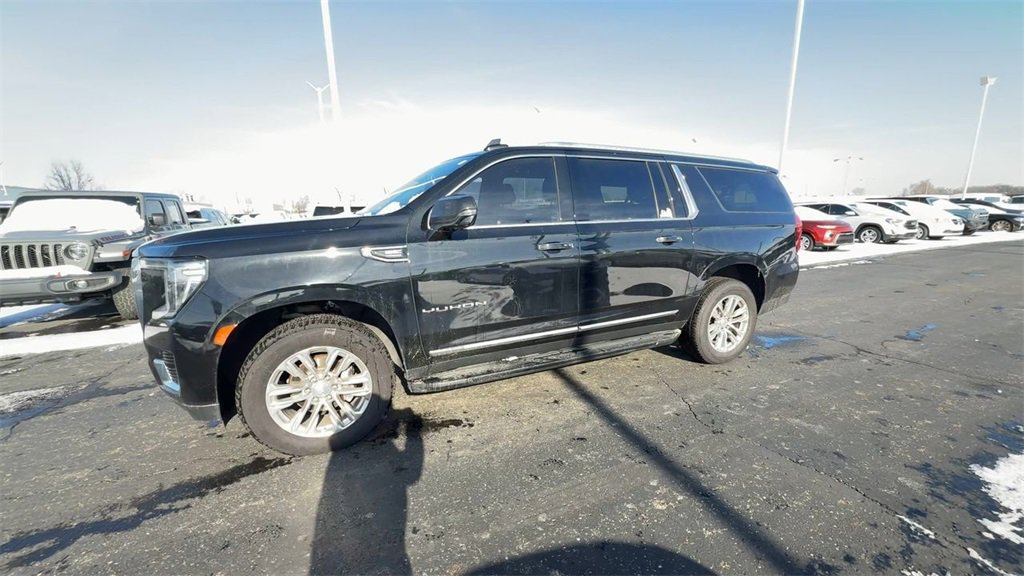 Used 2021 GMC Yukon XL SLT image 4