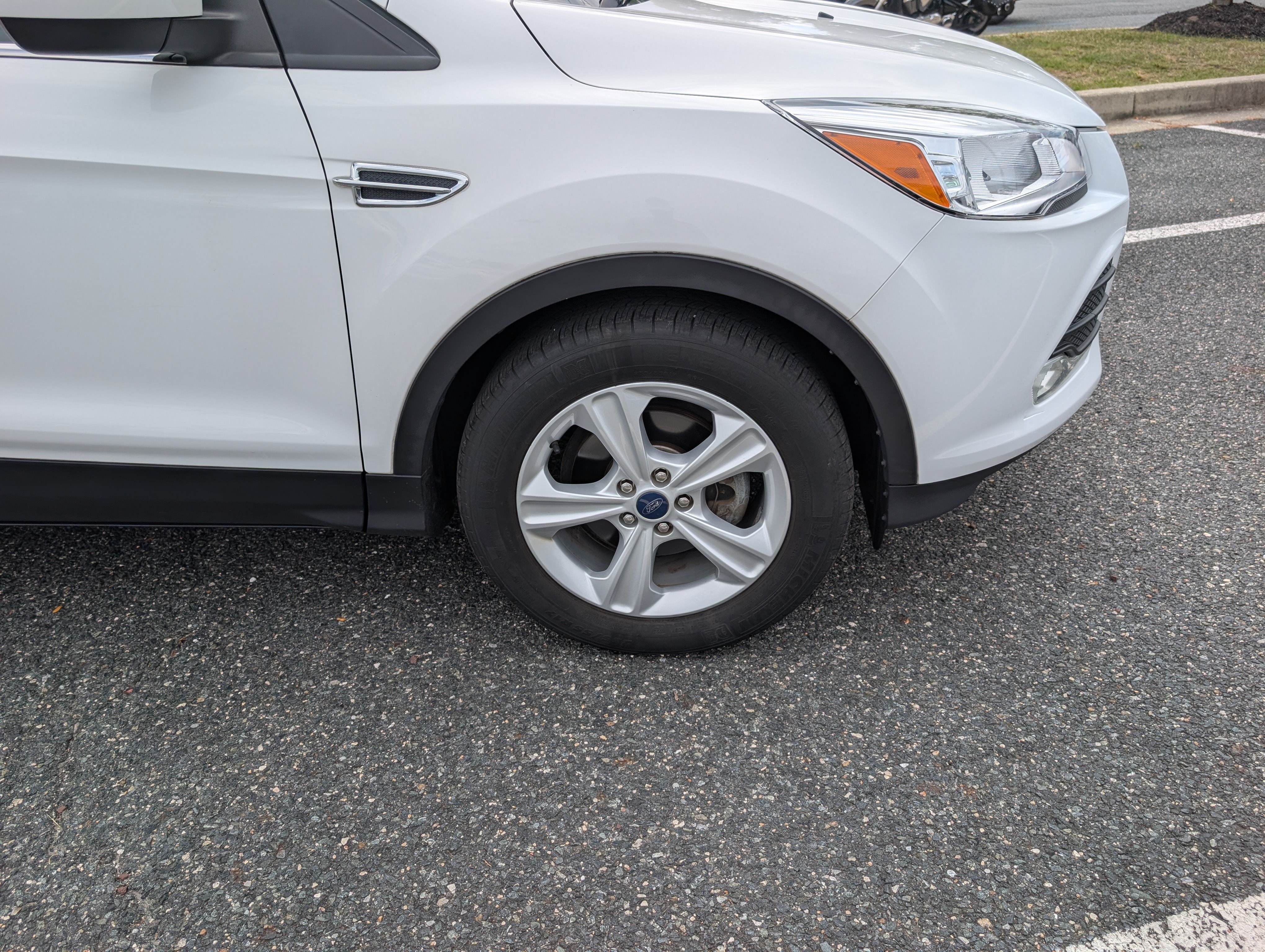 Used 2015 Ford Escape SE FWD image 9