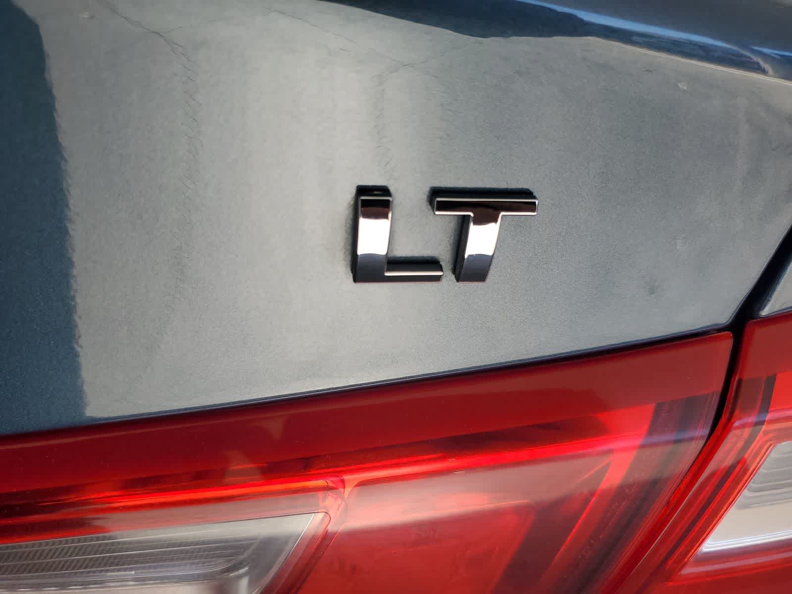 Used 2025 Chevrolet Malibu LT FWD image 11