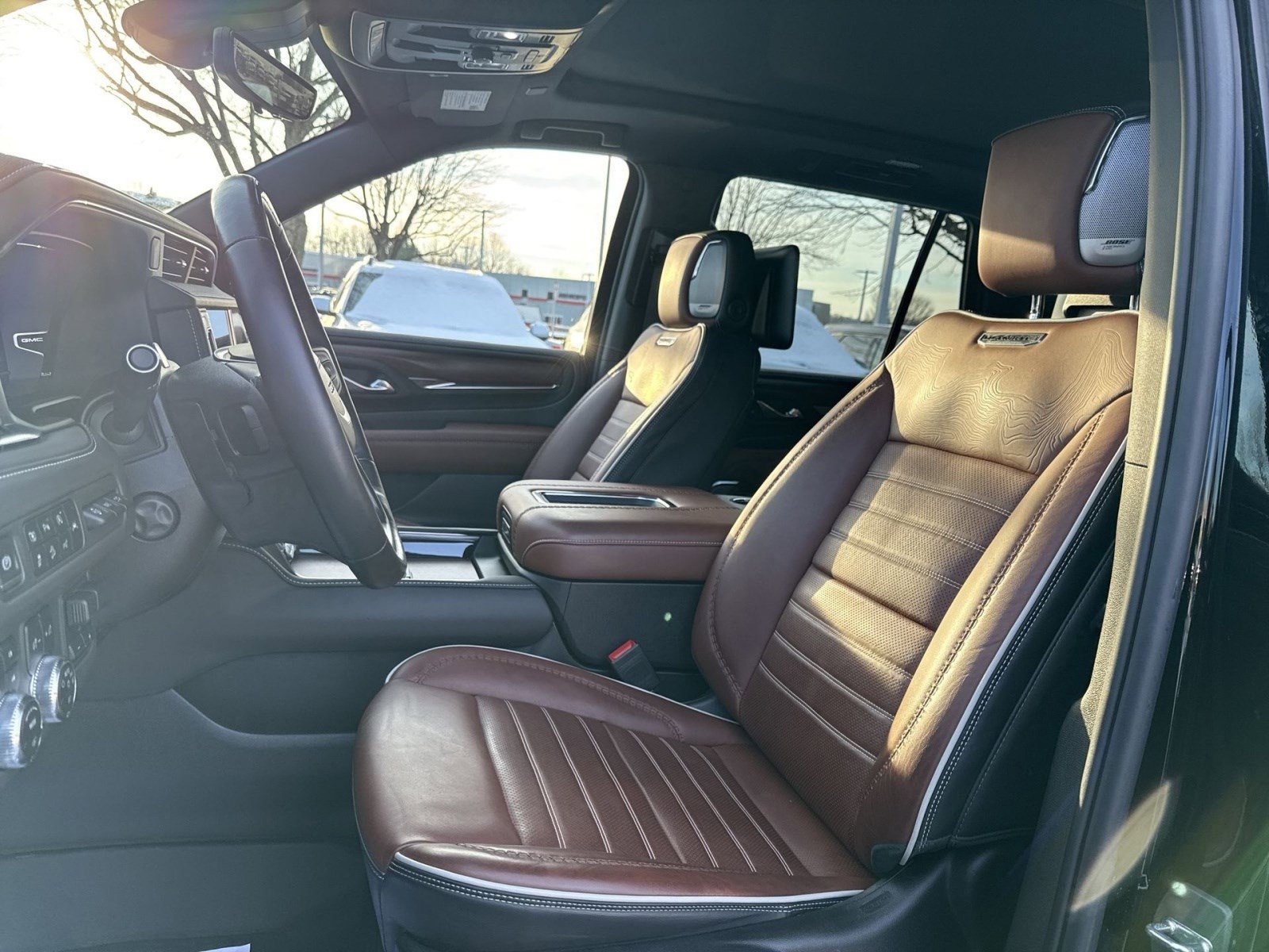 Used 2023 GMC Yukon Denali Ultimate image 12