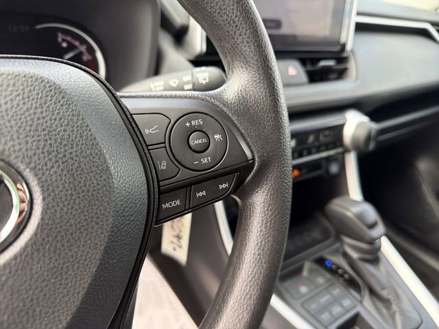 Used 2024 Toyota RAV4 LE AWD/4WD image 20