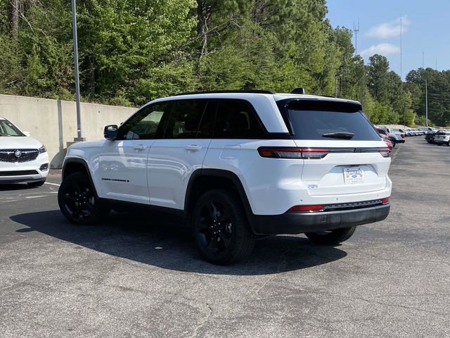 Used 2023 Jeep Grand Cherokee Altitude RWD image 6