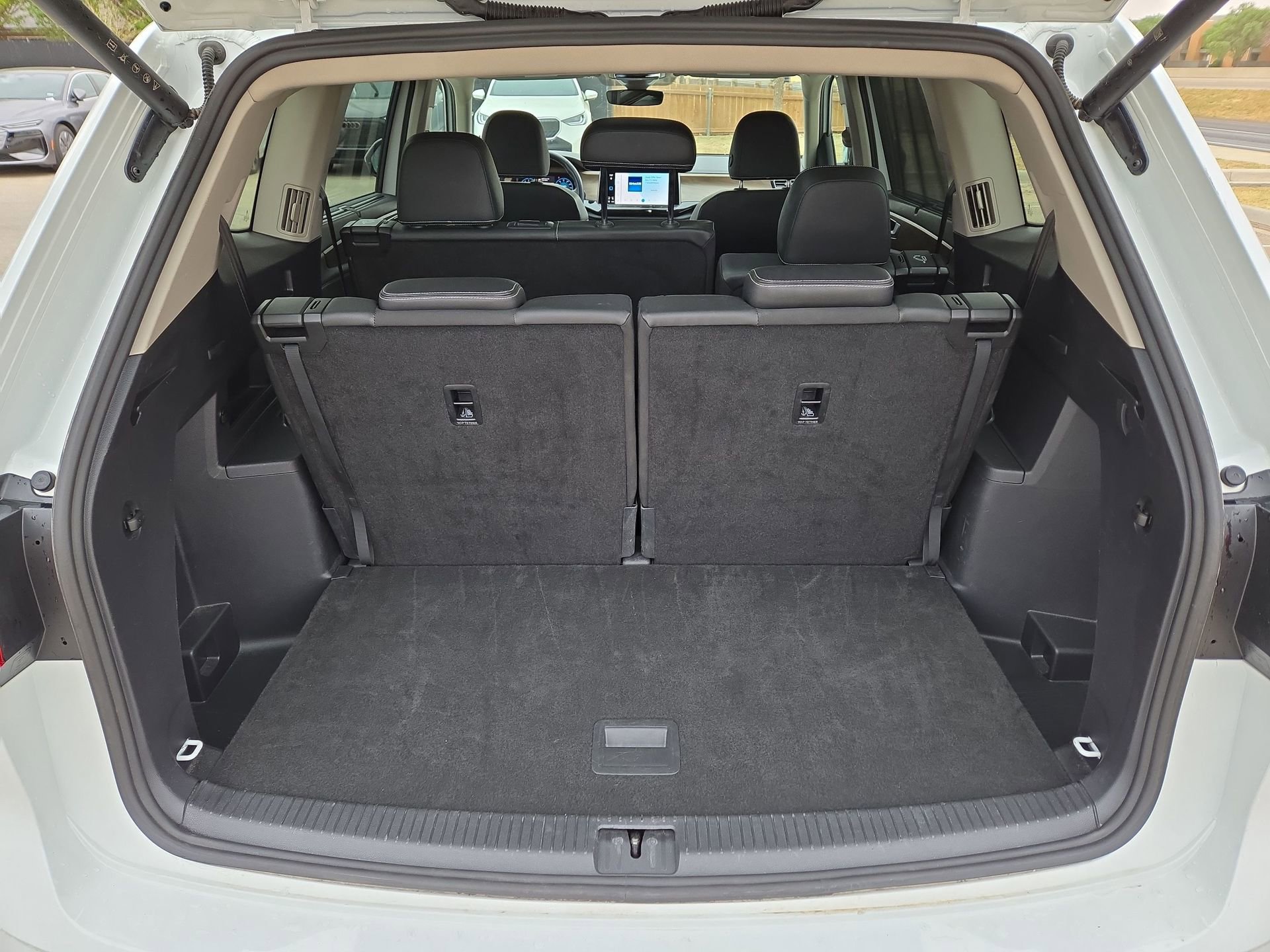 Used 2025 Volkswagen Atlas SE FWD image 12