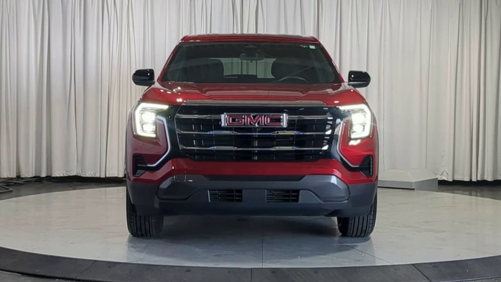 Used 2025 GMC Terrain Elevation FWD image 3