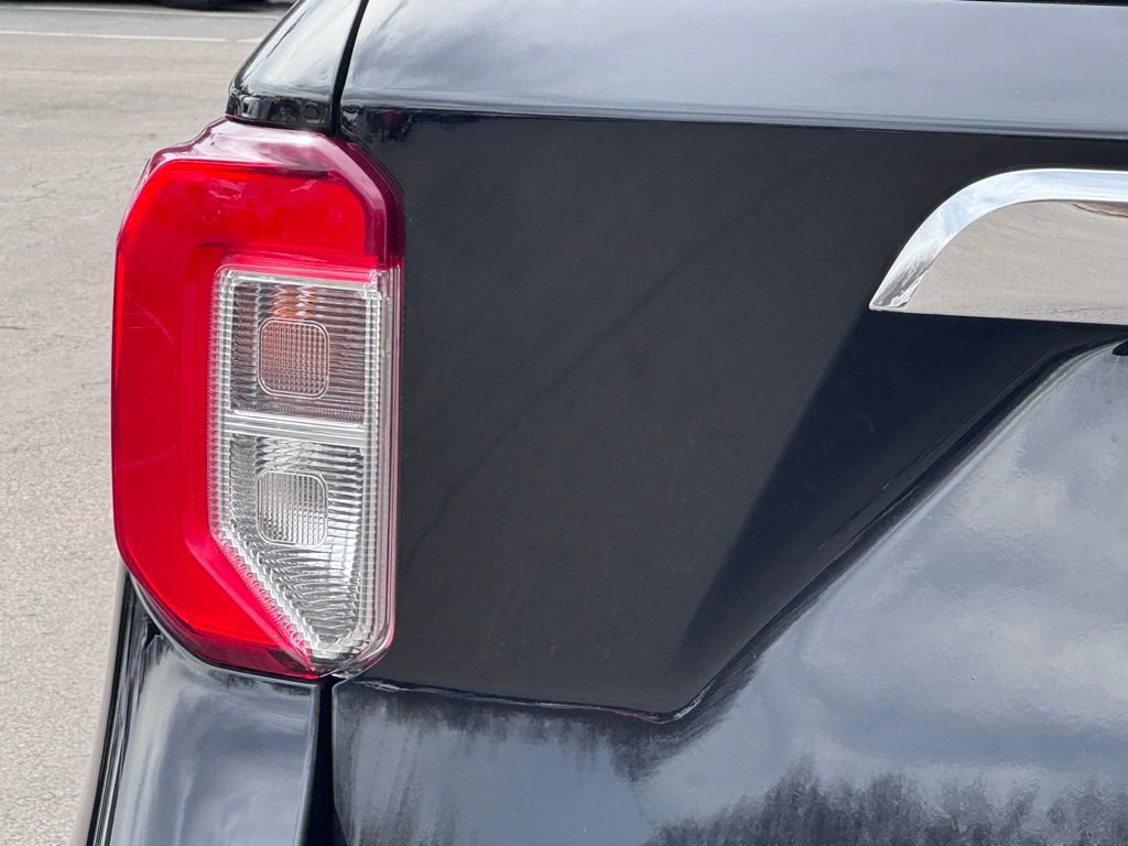 Certified 2022 Ford Explorer Limited w/ Equipment Group 301A image 11