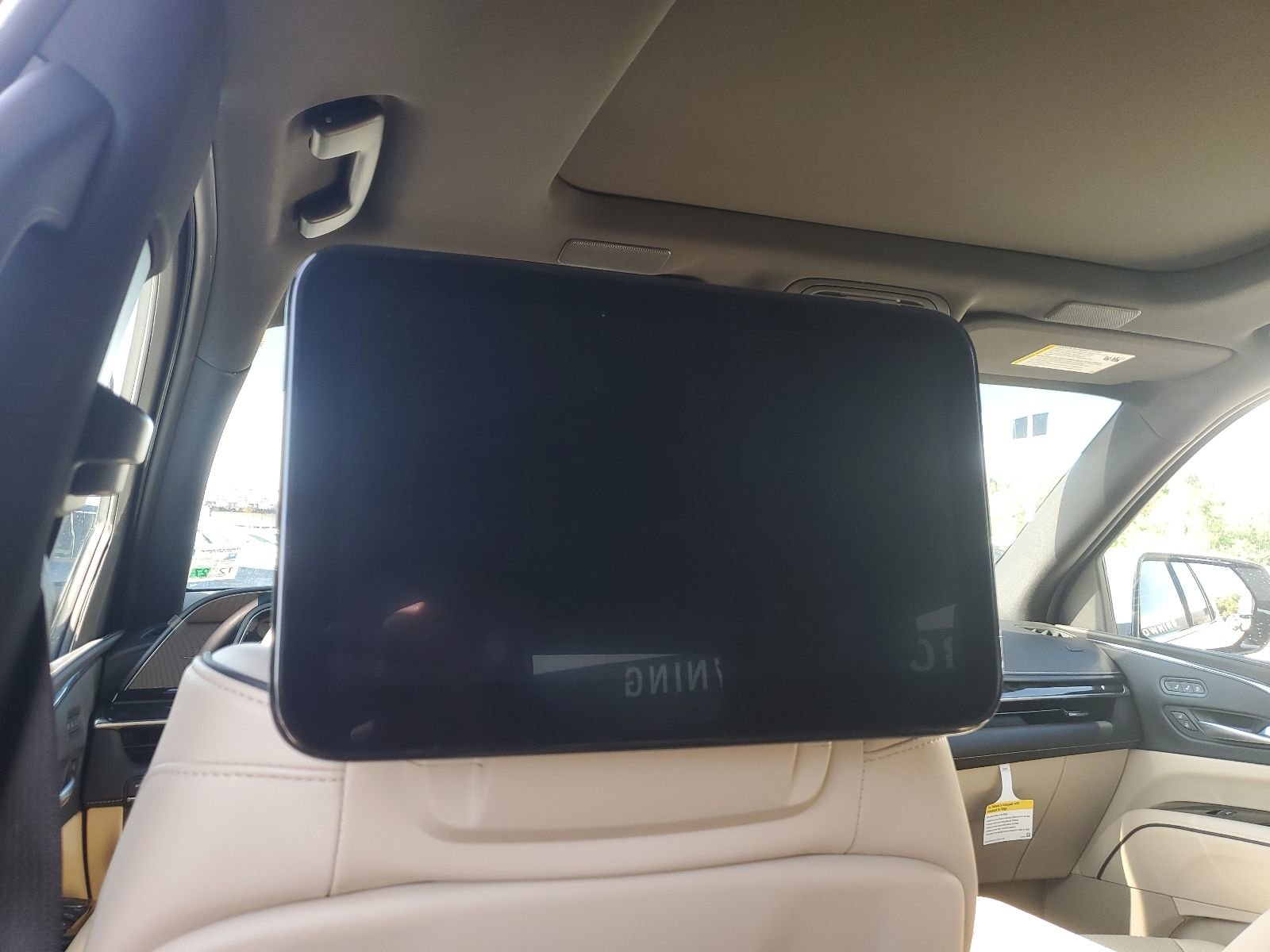 Used 2024 Cadillac Escalade Premium Luxury image 13