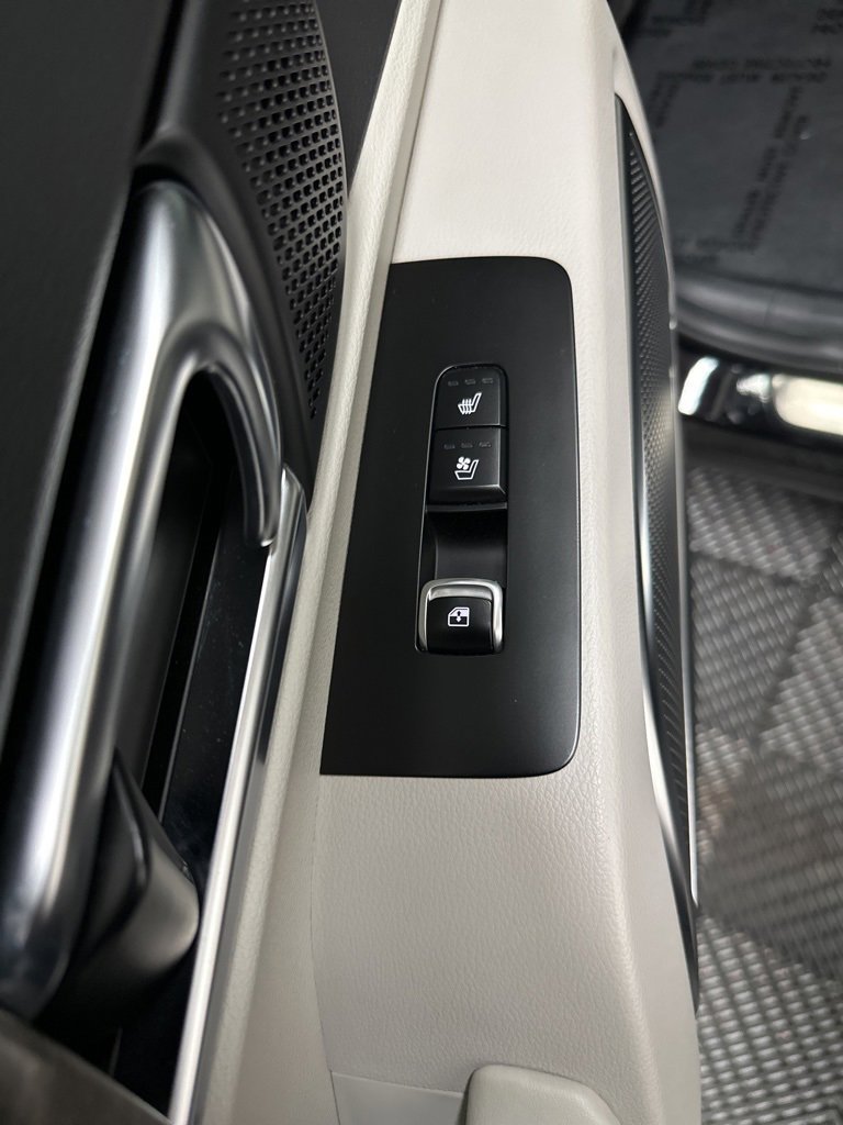 Used 2022 Kia Telluride SX w/ SX Prestige Package image 32