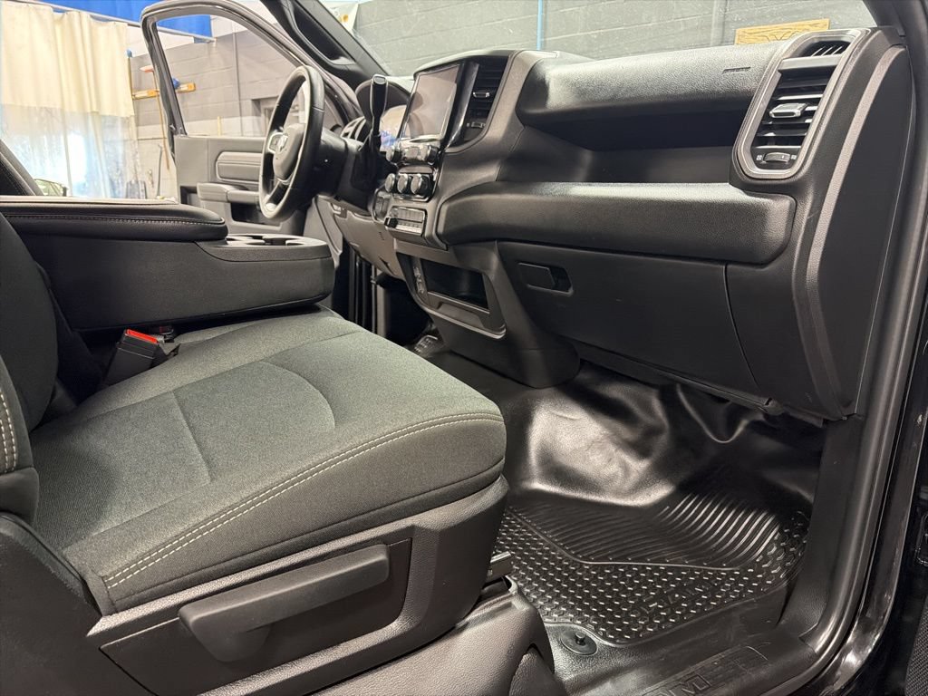 Used 2026 RAM 3500 Tradesman w/ Chrome Appearance Group AWD/4WD image 4