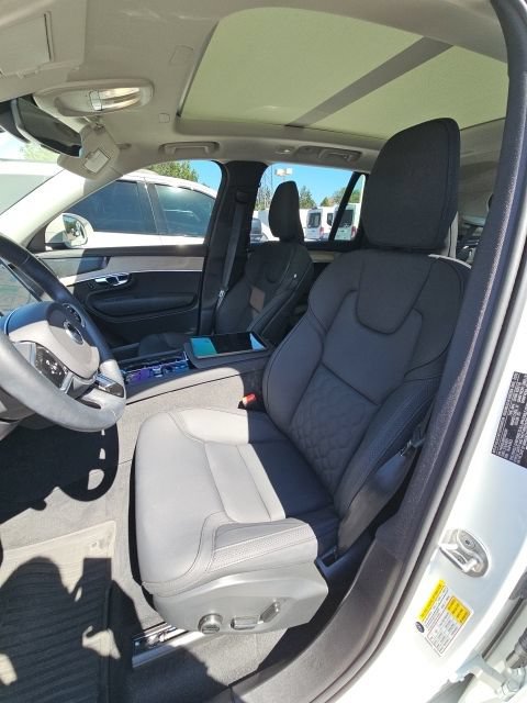 Used 2025 Volvo XC90 B6 Plus w/ Protection Package Premier AWD/4WD image 4
