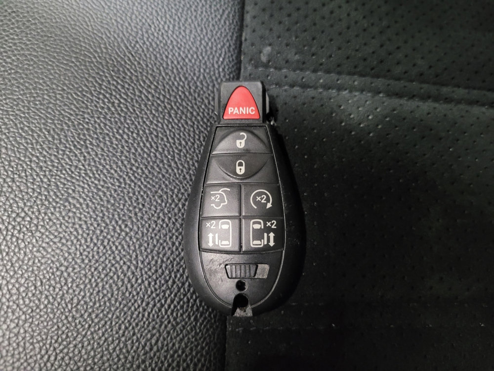 Used 2018 Dodge Grand Caravan SXT image 32