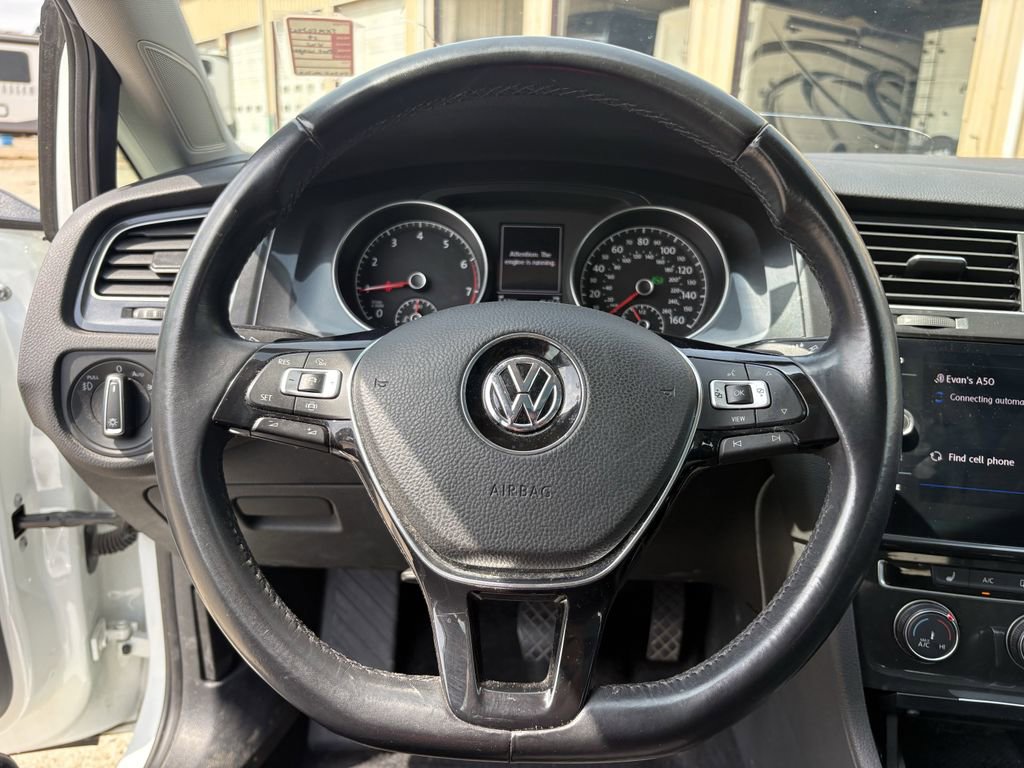 Used 2019 Volkswagen Golf SE image 15