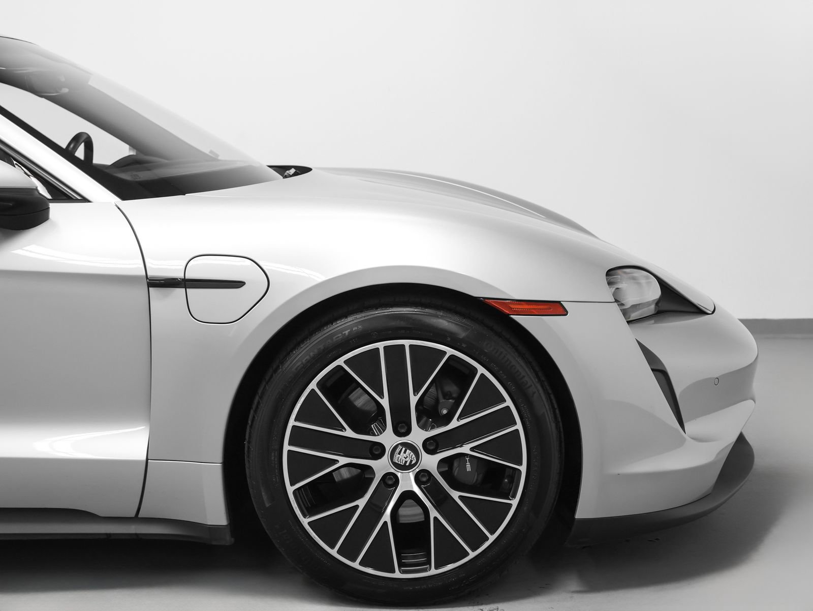 Certified 2021 Porsche Taycan image 14