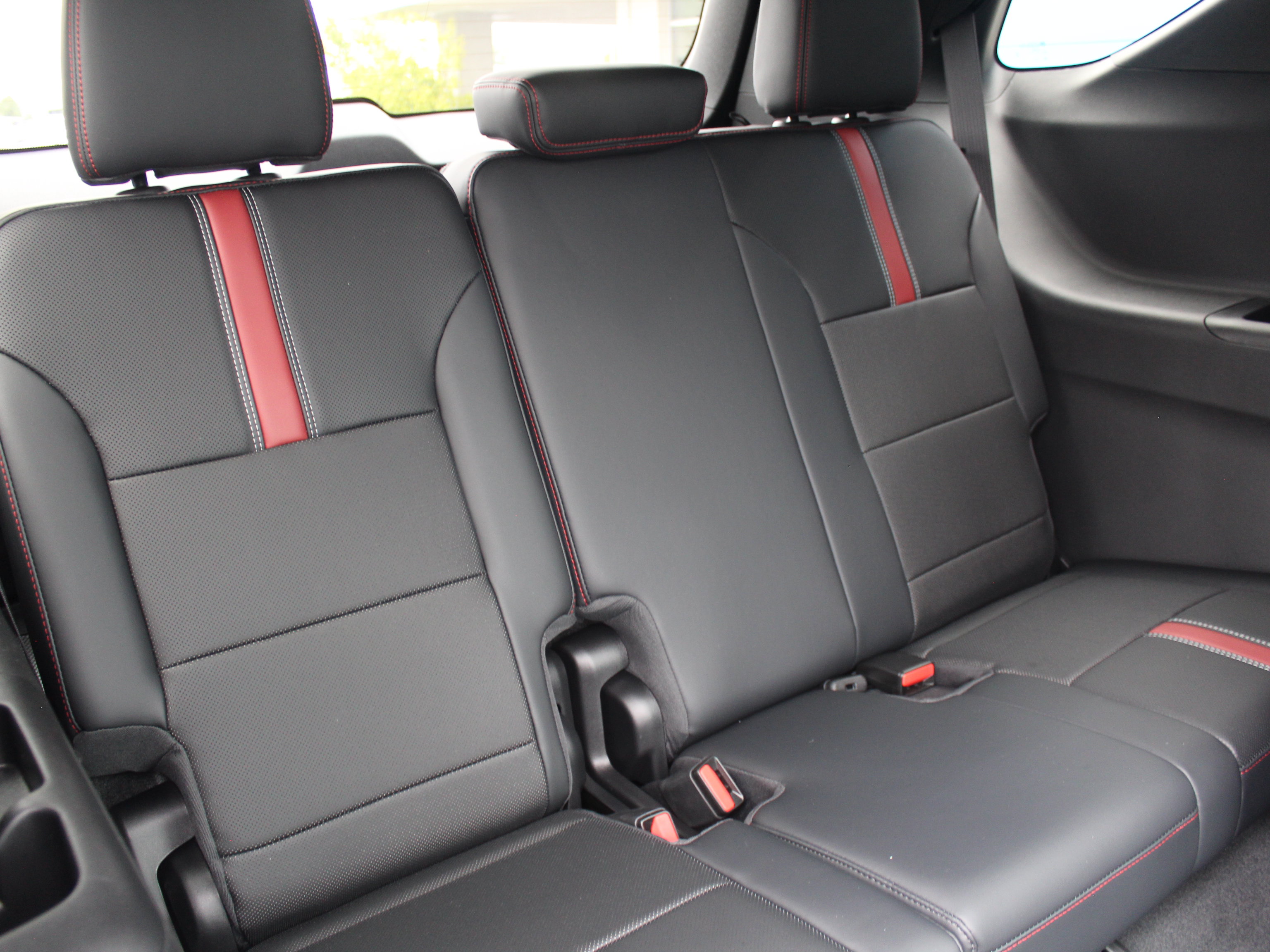 New 2027 Chevrolet Traverse RS w/ LPO, Floor Liner Package AWD/4WD image 21