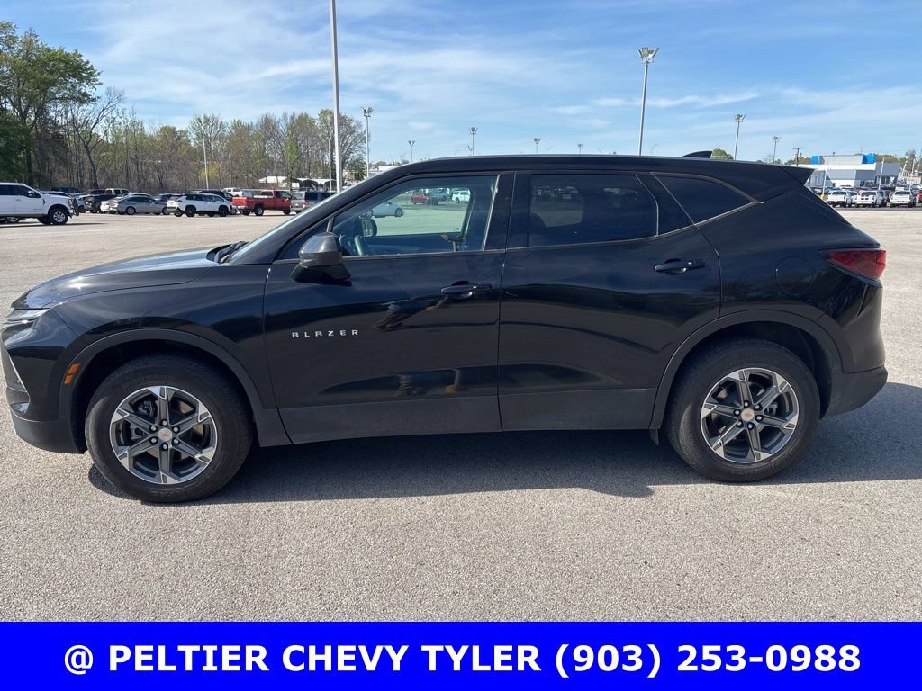 Used 2023 Chevrolet Blazer LT w/ Driver Confidence Package image 4