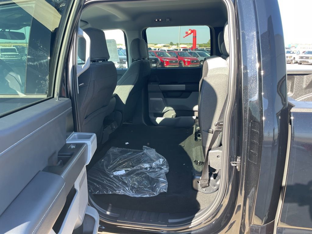 New 2026 Ford F250 XLT w/ XLT Premium Package image 24