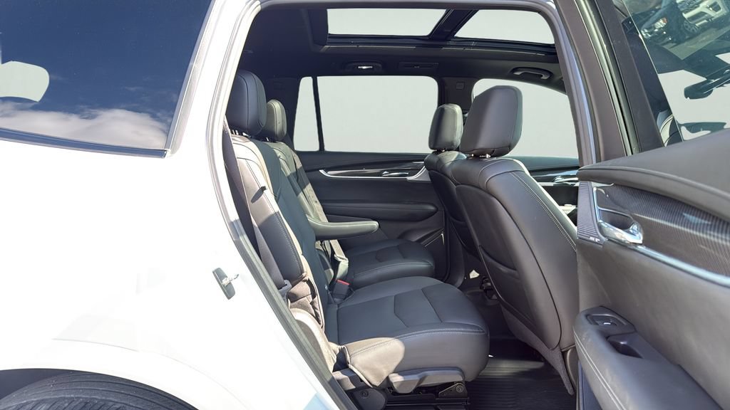 Used 2024 Cadillac XT6 Sport w/ Technology Package AWD/4WD image 12