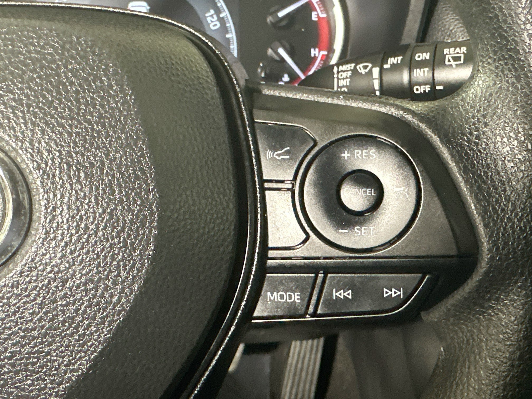 Used 2023 Toyota RAV4 XLE image 17