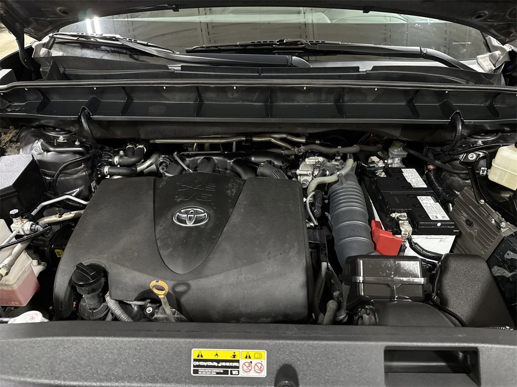 Used 2021 Toyota Highlander XLE image 25