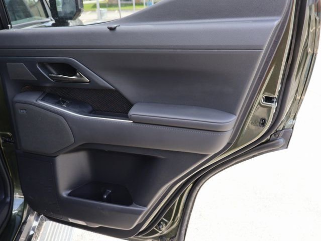 Used 2024 Lexus GX 550 w/ Accessory Package (2T) AWD/4WD image 14