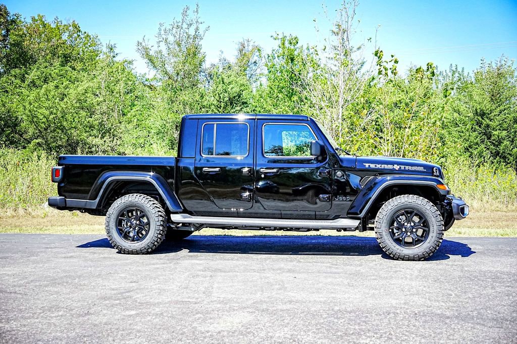 New 2025 Jeep Gladiator Sport image 6