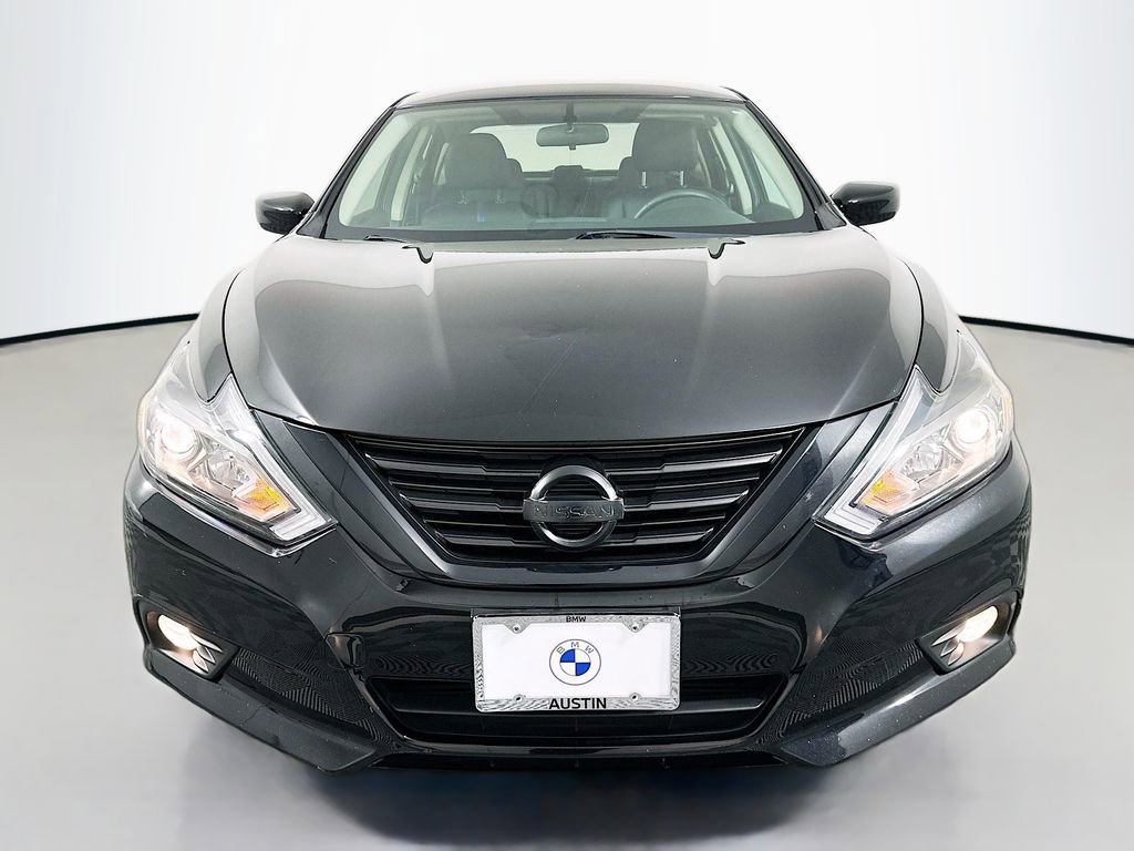 Used 2018 Nissan Altima 2.5 SR w/ SR Midnight Edition FWD image 2