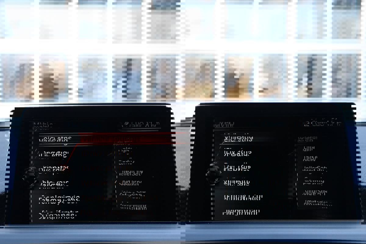 Used 2017 BMW M2 image 25