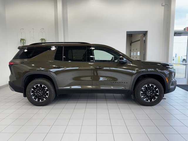Used 2025 Chevrolet Traverse Z71 w/ Driver Confidence Package image 36
