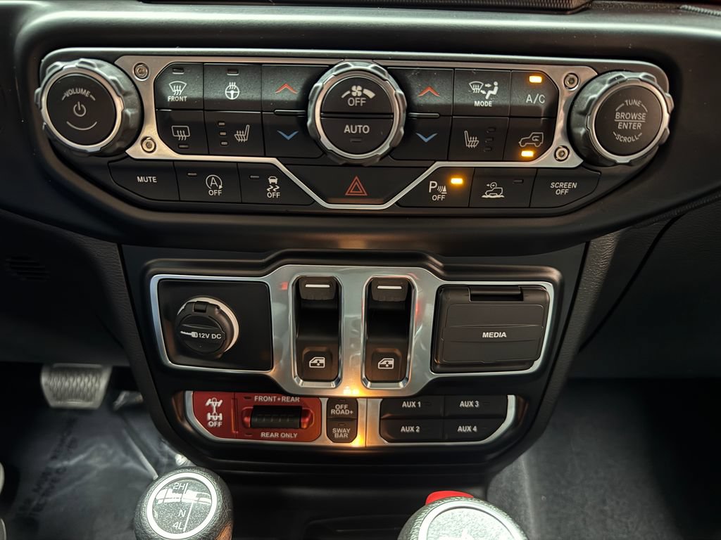 Used 2022 Jeep Wrangler Rubicon w/ Cold Weather Group AWD/4WD image 20