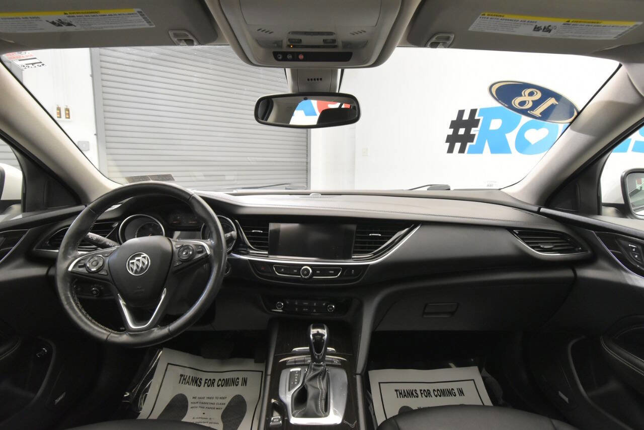 Used 2018 Buick Regal Essence w/ Driver Confidence Package #1 AWD/4WD image 25