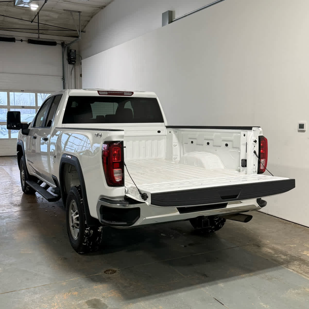 Certified 2024 GMC Sierra 2500 Pro w/ Convenience Package image 4