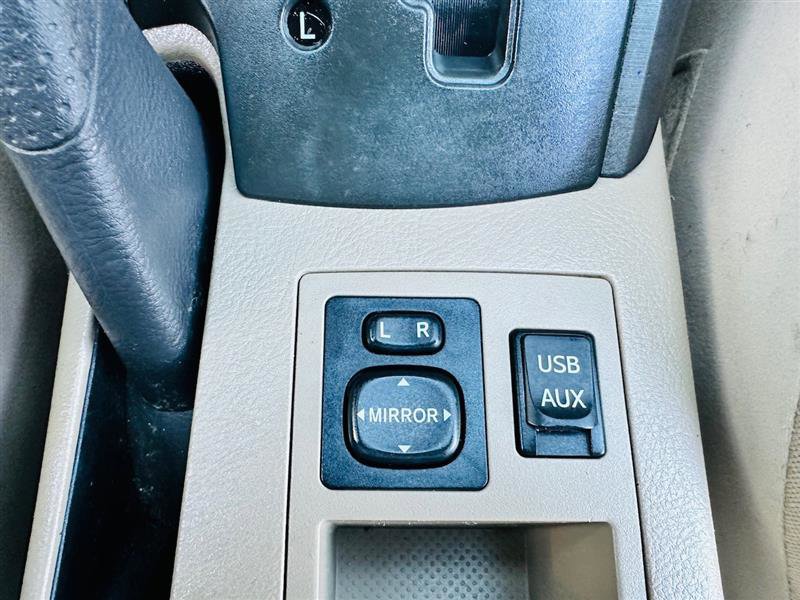 Used 2012 Toyota RAV4 4WD image 39