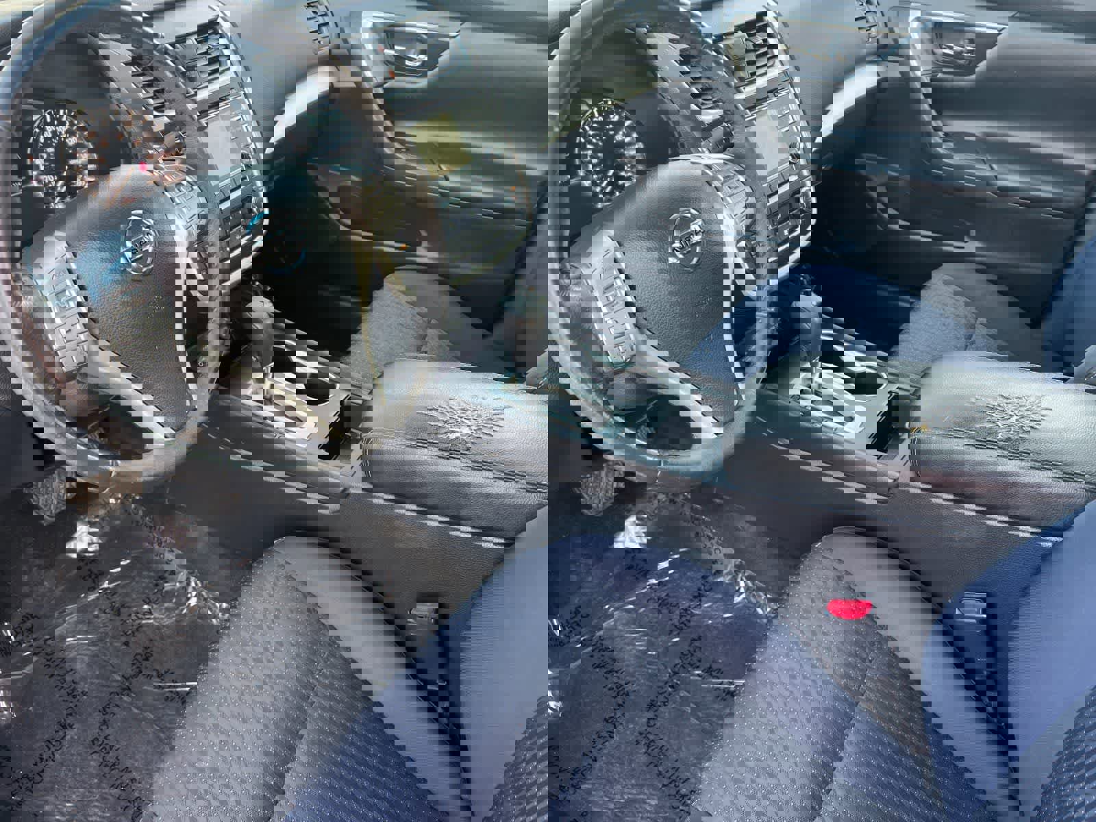 Used 2017 Nissan Altima 2.5 SV w/ Interior Lighting Package image 12