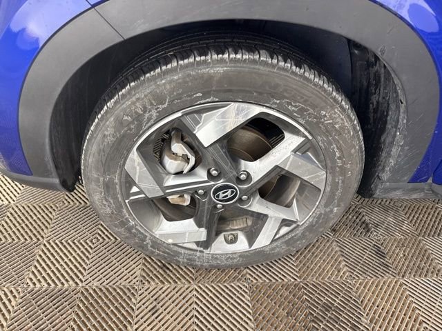 Used 2025 Hyundai Venue SEL image 35