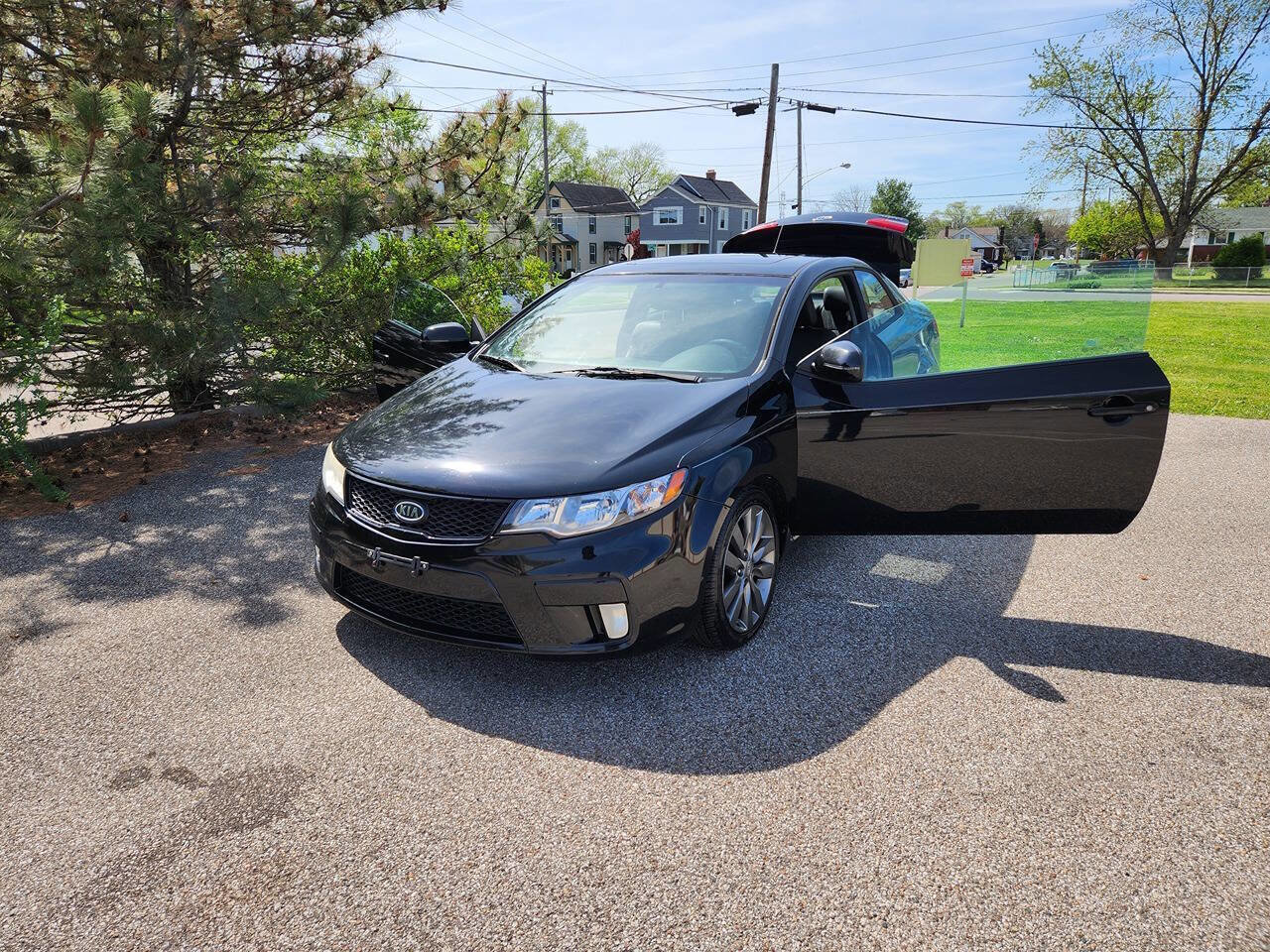 Used 2011 Kia Forte Koup SX w/ Leather Pkg FWD image 25