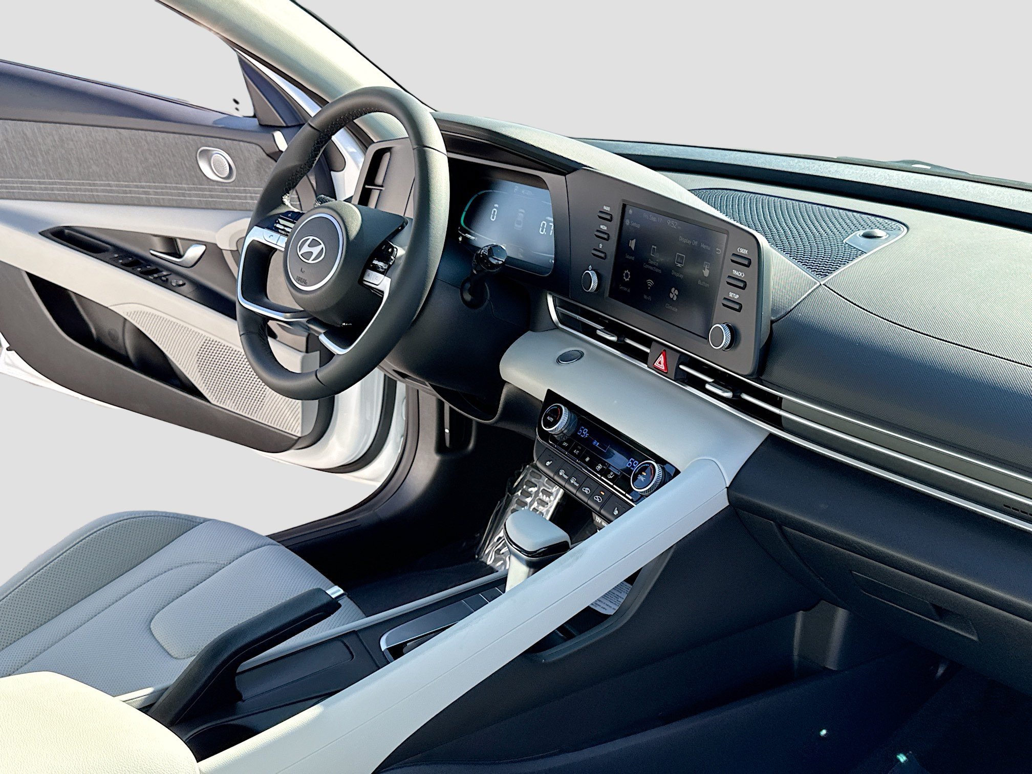 New 2026 Hyundai Elantra SEL Sport FWD image 6